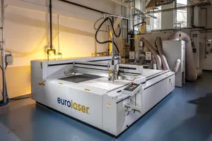 CO2 laser for cutting various materials for customized PV modules